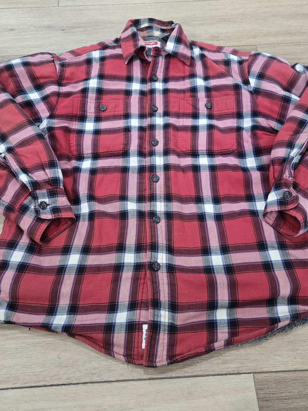 Wrangler Men's Red Plaid Flannel Sherpa Lined Shirt - Classic Button-Up Medium